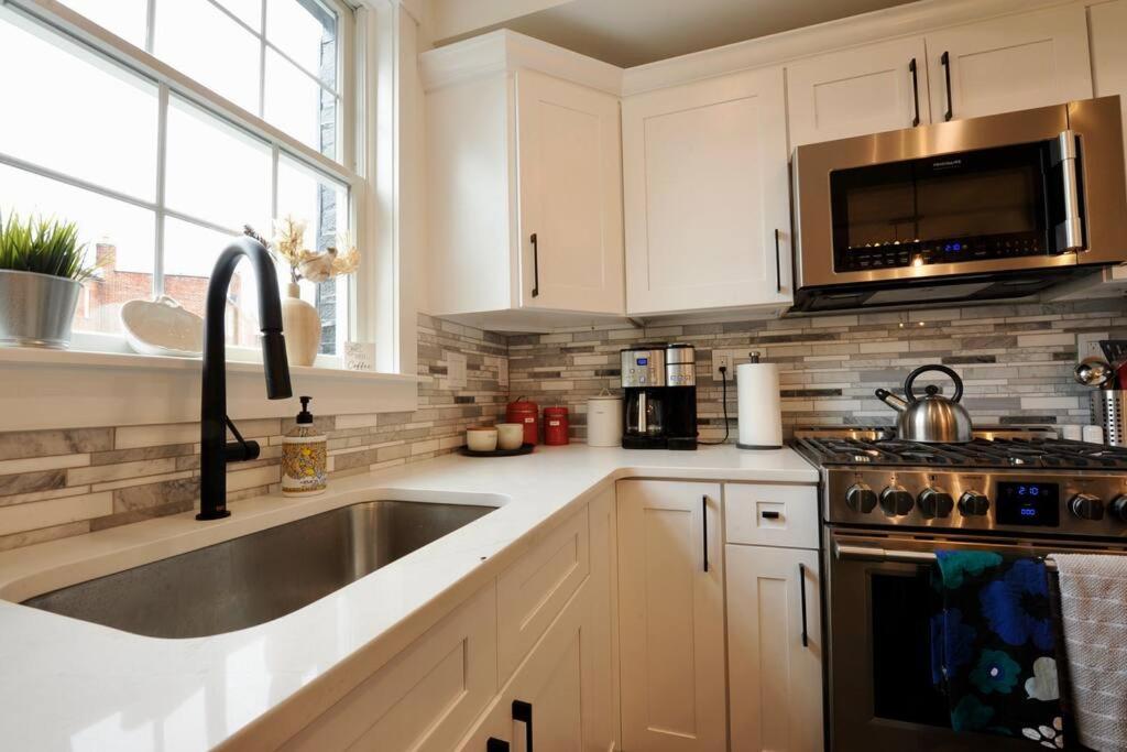 Cherry Blossom Townhouse, Easy Dc Access Вашингтон Екстер'єр фото